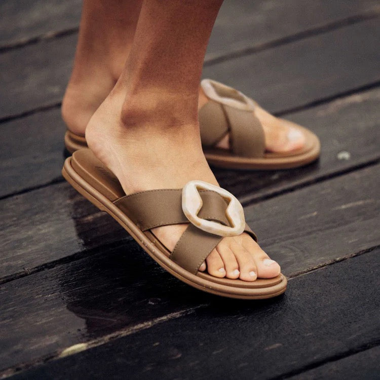 Women's La'i Slide