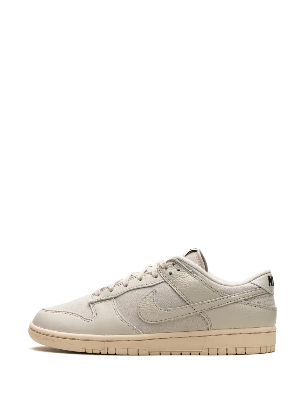 Dunk Low Light Orewood Brown Sneakers