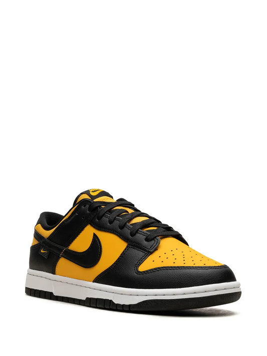 Dunk Low Black/University Gold Sneakers