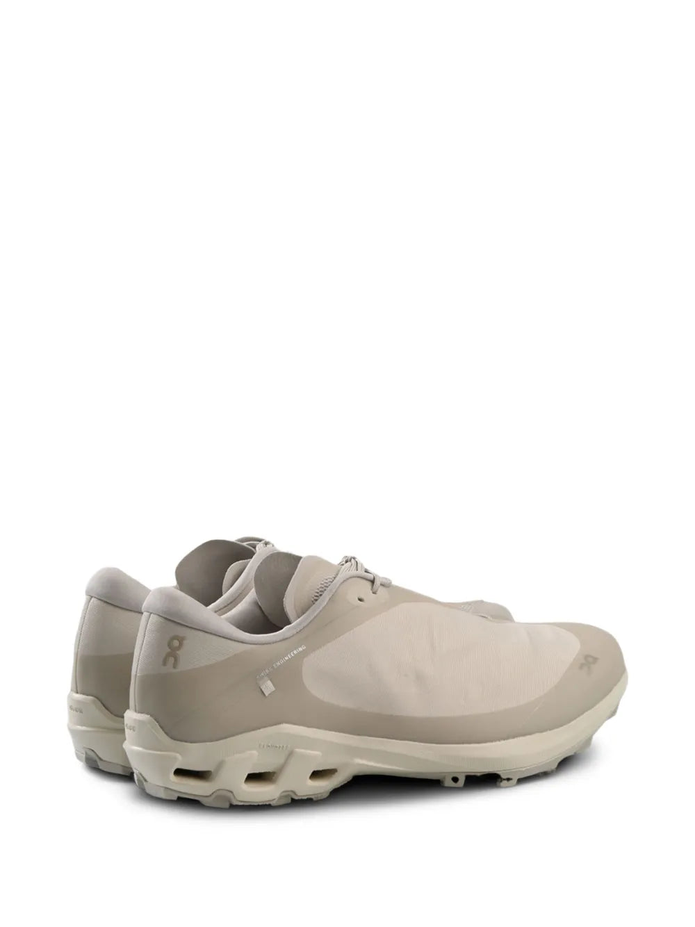 On Running Cloudventure Peak Sneakers