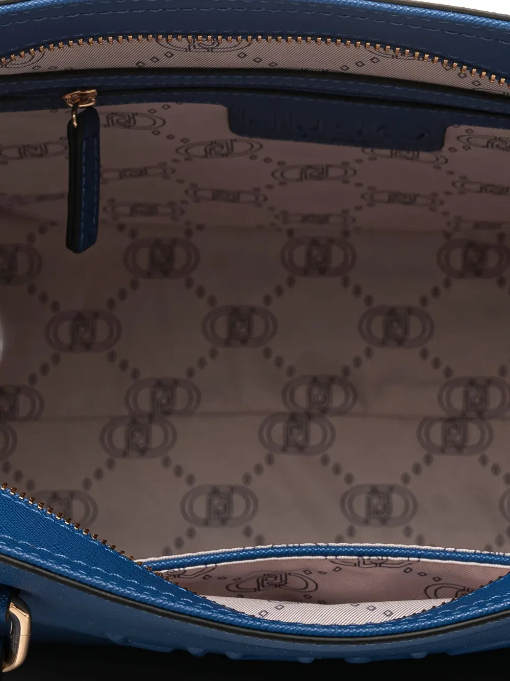 LIU JOembossed-logo tote bag