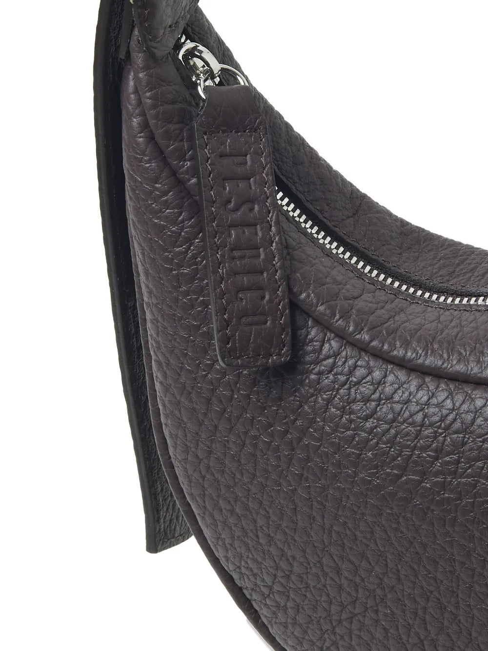 Pesericopebble-textured zip-fastening shoulder bag