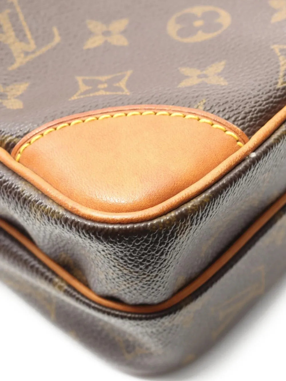 Pre-OwnedLouis Vuitton Pre-Owned2002 Amazon monogram shoulder bag