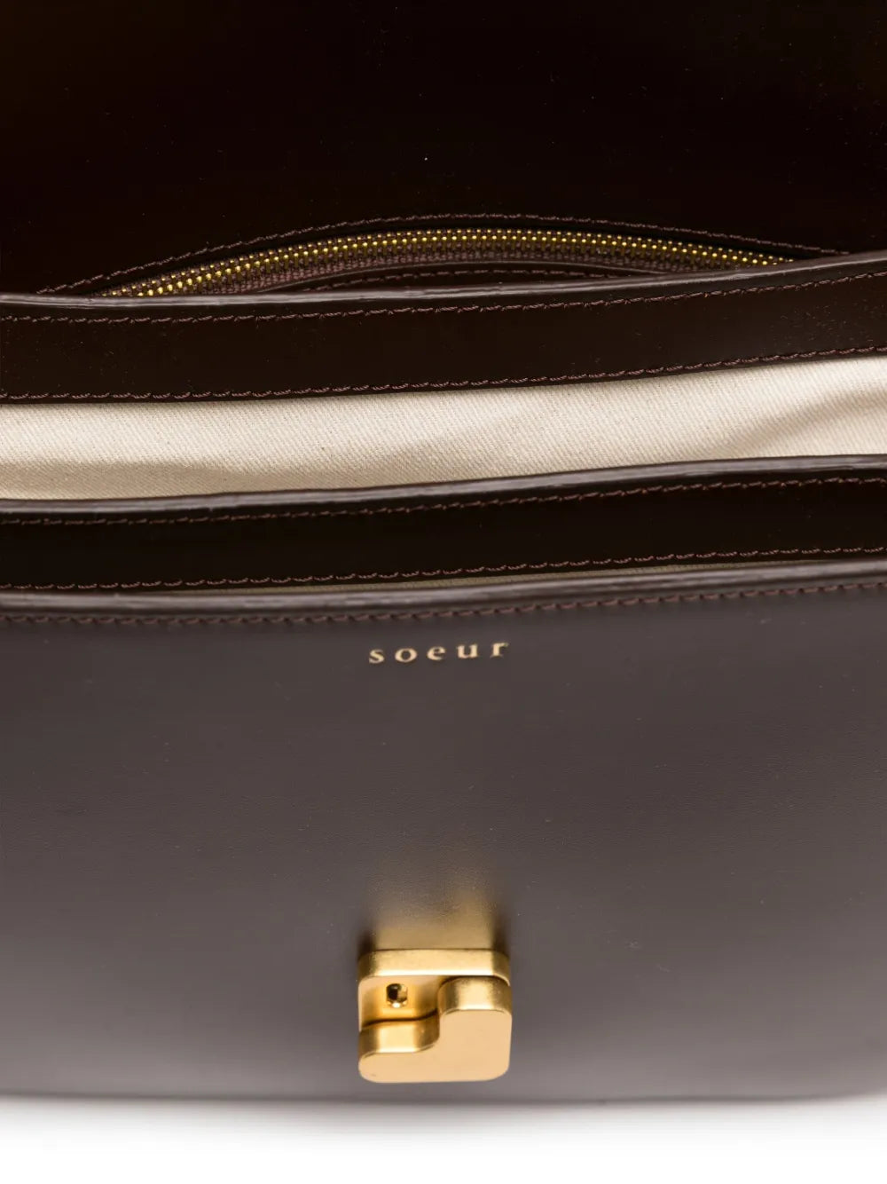Soeurflap-closure cross body bag