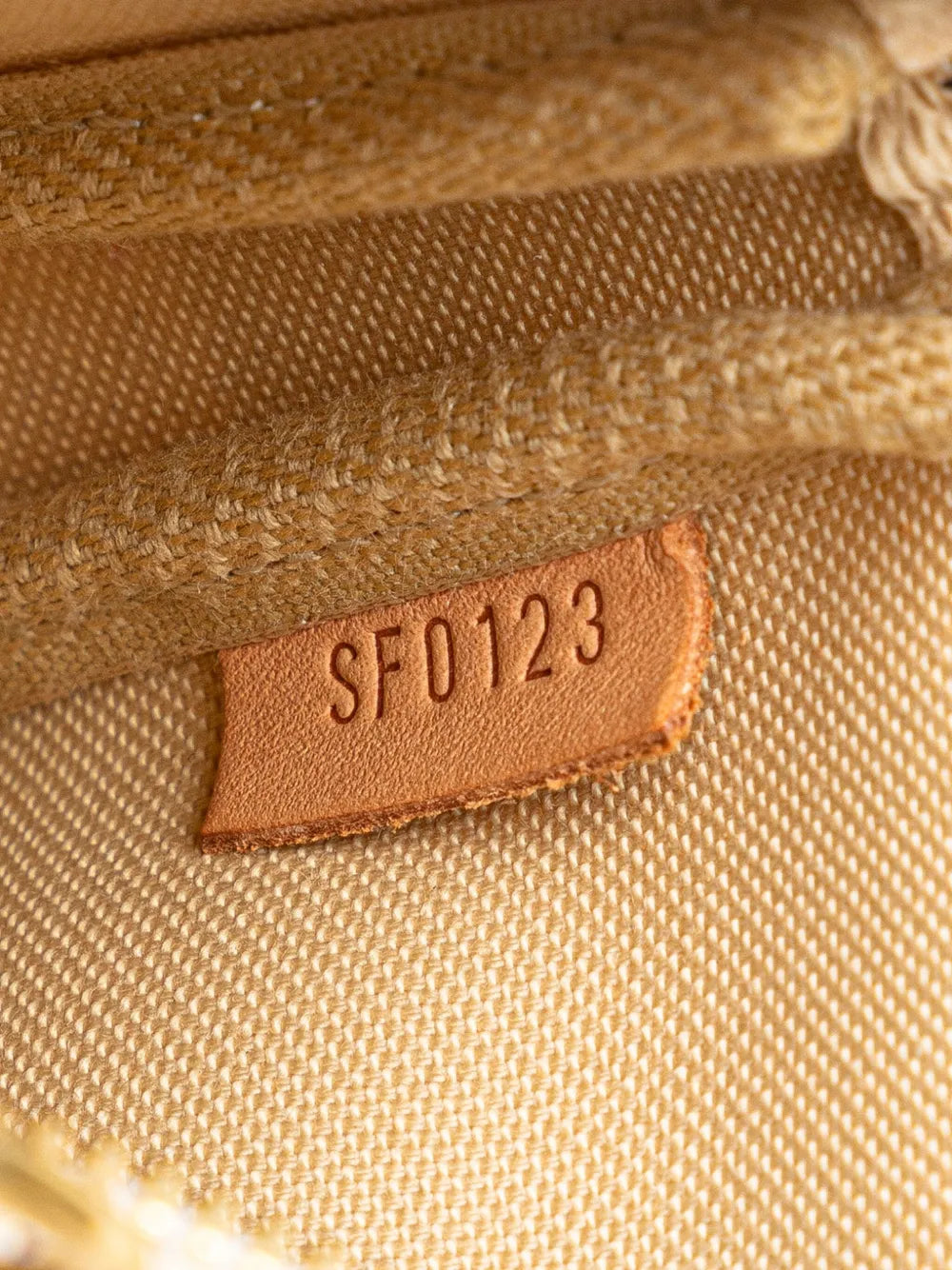 Pre-OwnedLouis Vuitton Pre-Owned2013 Damier Azur Mini Pochette Accessoires handbag