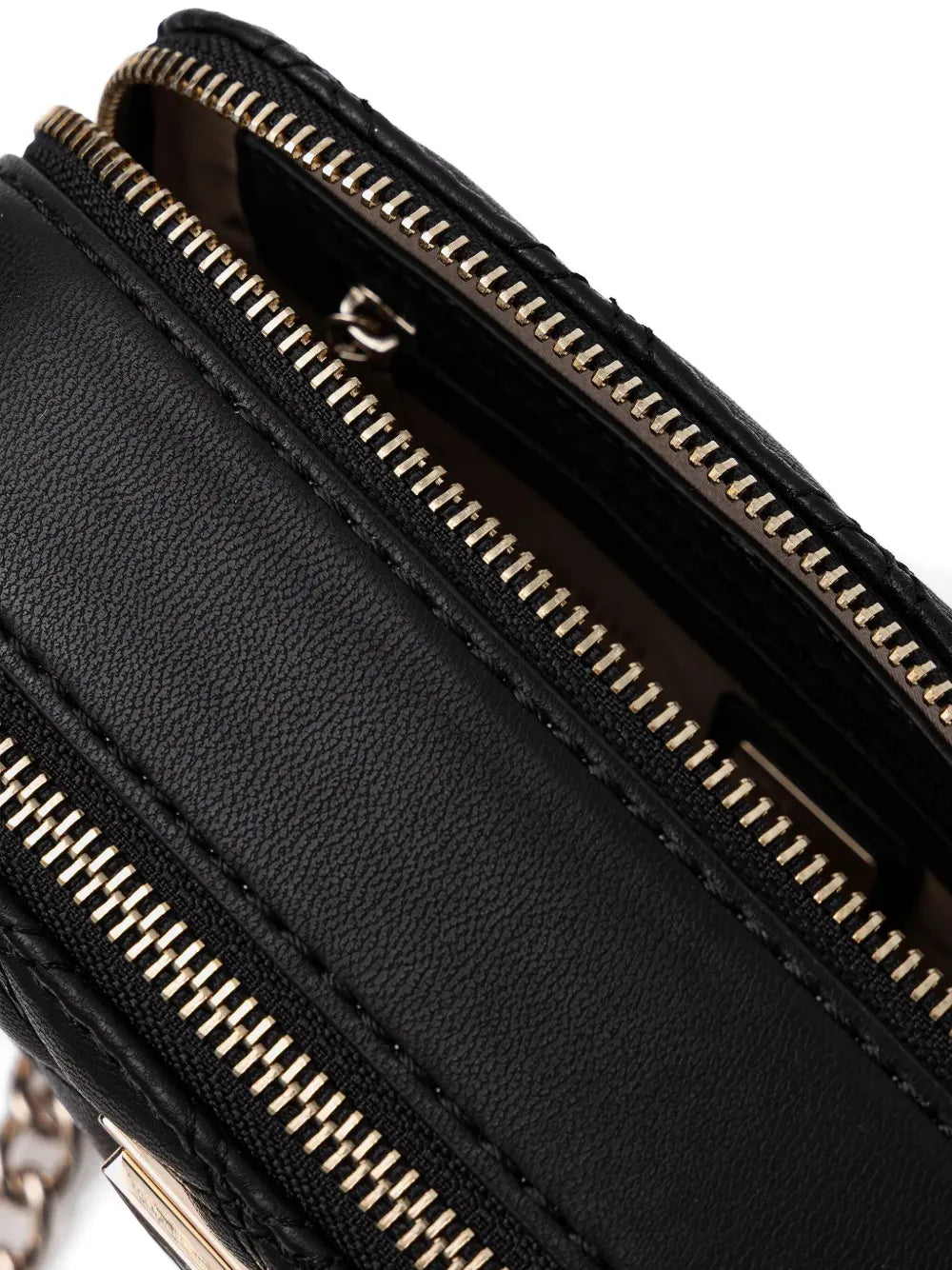 GUESS USAquilted-design chain-strap crossbody bag