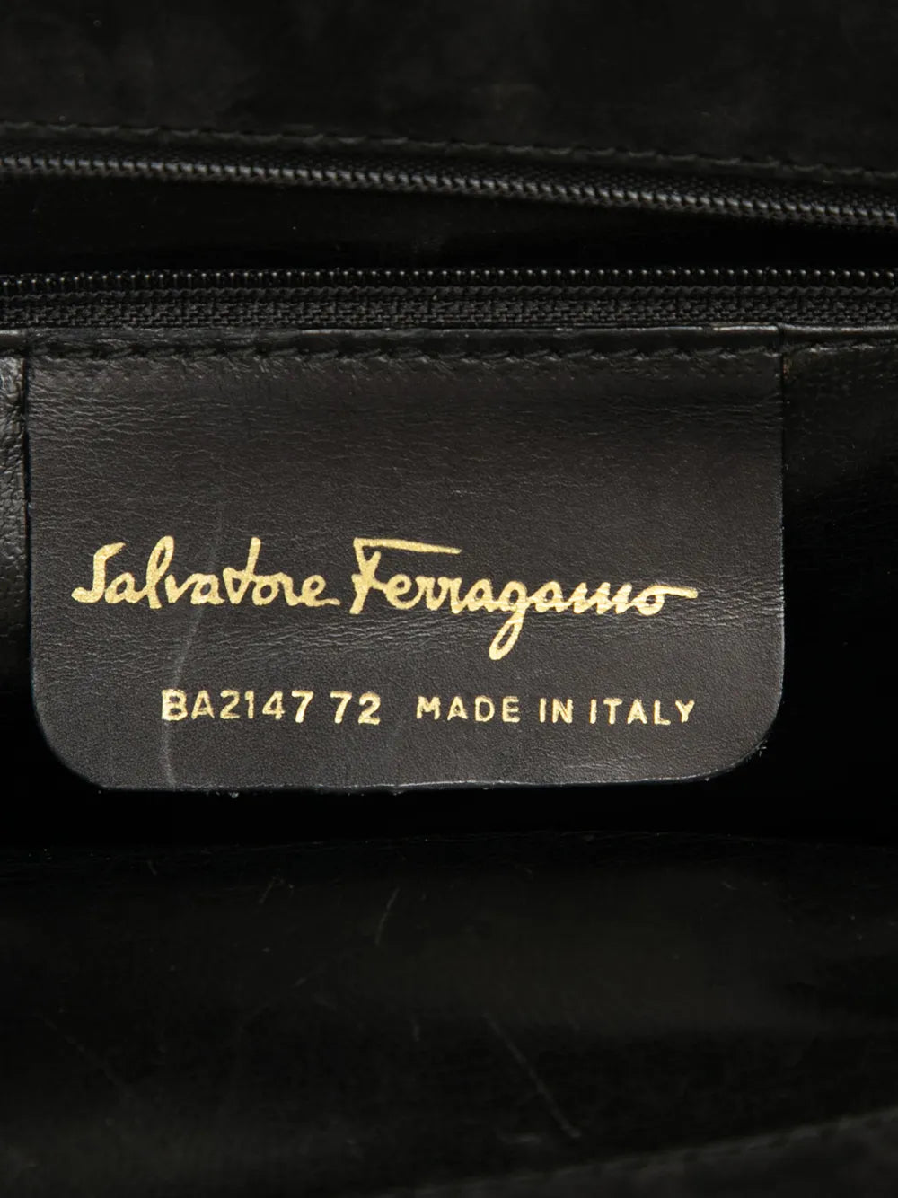 Pre-OwnedFerragamo Pre-Owned2000-2010 Suede crossbody bag