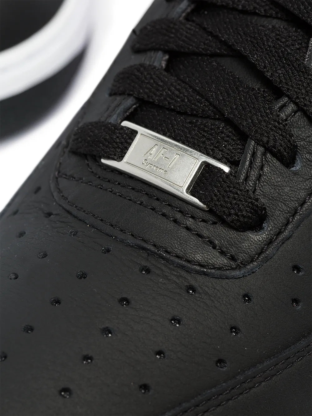 Nike X Supreme X Comme Des Gar ns Air Force 1 Low Sneakers