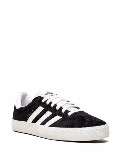 adidas Gazelle Low-Top Sneakers