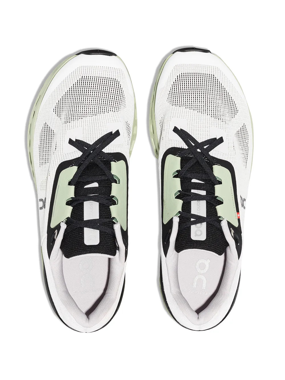 On Running Cloudstratus Low-Top Sneakers