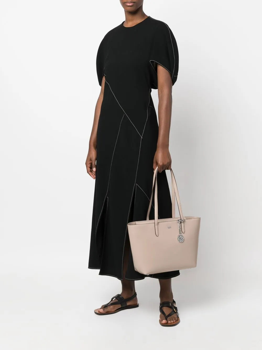 DKNYlogo-charm tote