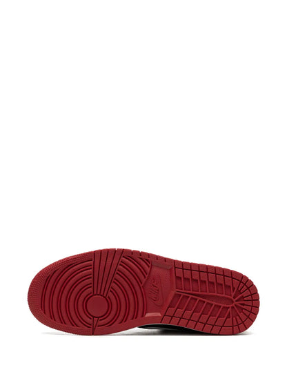 Air Jordan 1 Low Flyease Bred Sneakers