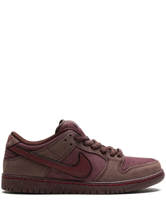 Nike Sb Dunk Low City Of Love Sneakers