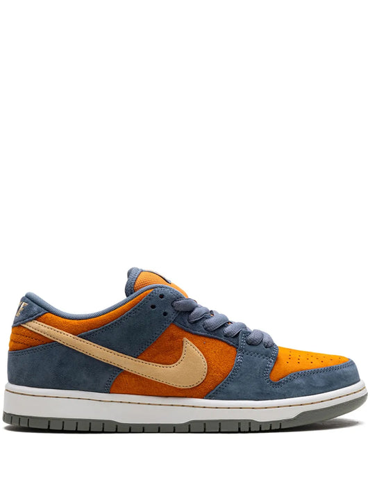 Nike Sb Dunk Low Light Carbon/Monarch Sneakers