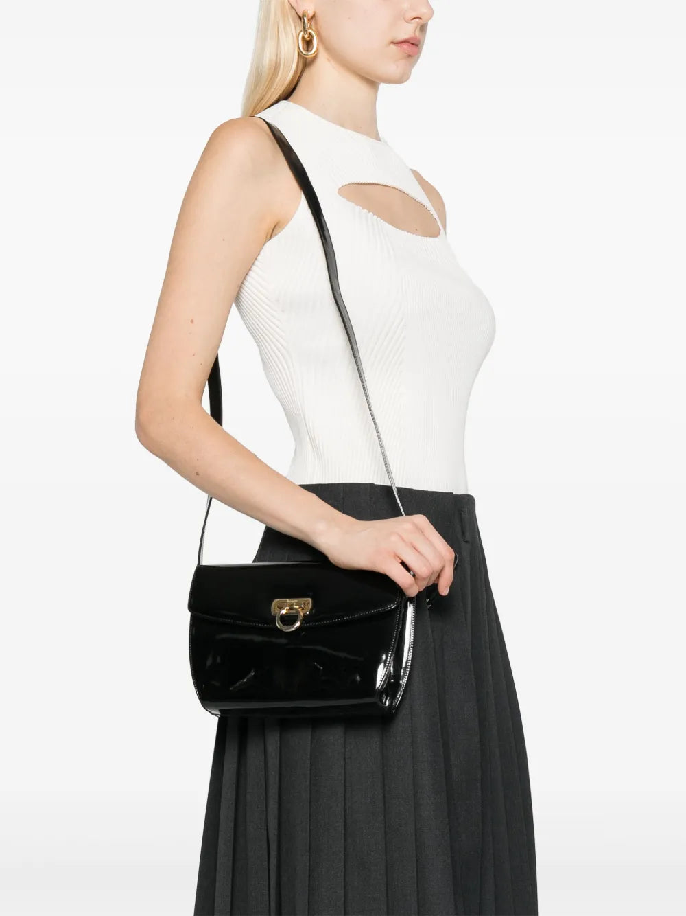 Pre-OwnedFerragamo Pre-Owned1990s Gancini shoulder bag