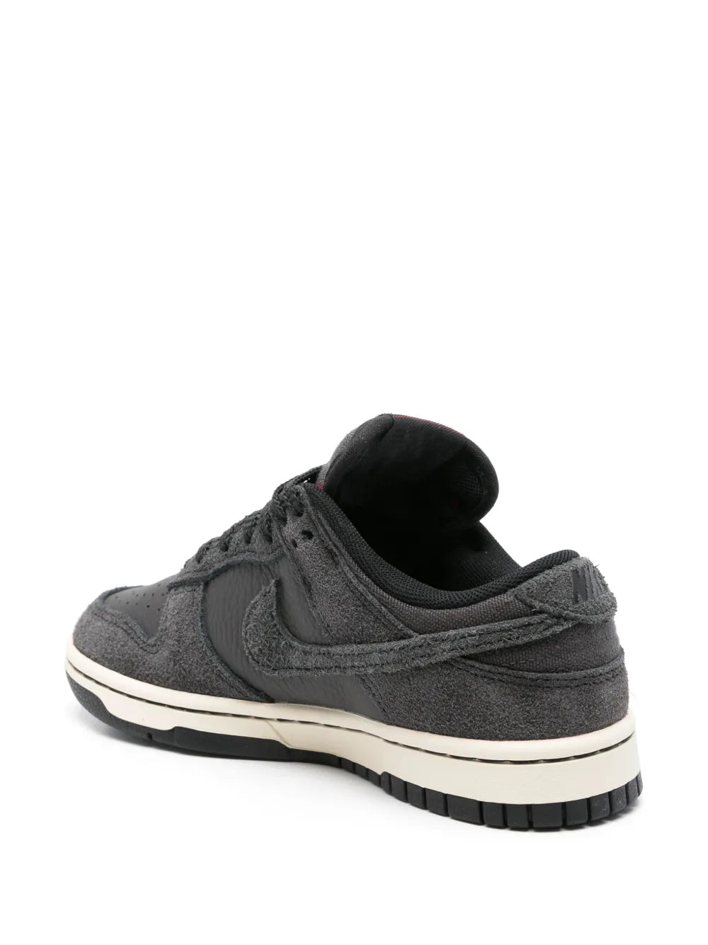 Dunk Low Sneakers
