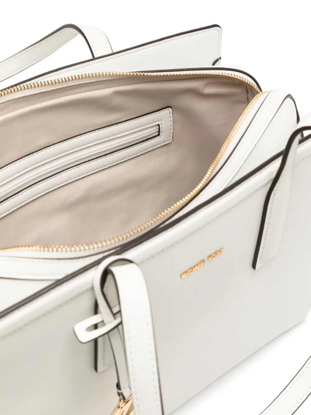 Michael Korstop handles tote bags