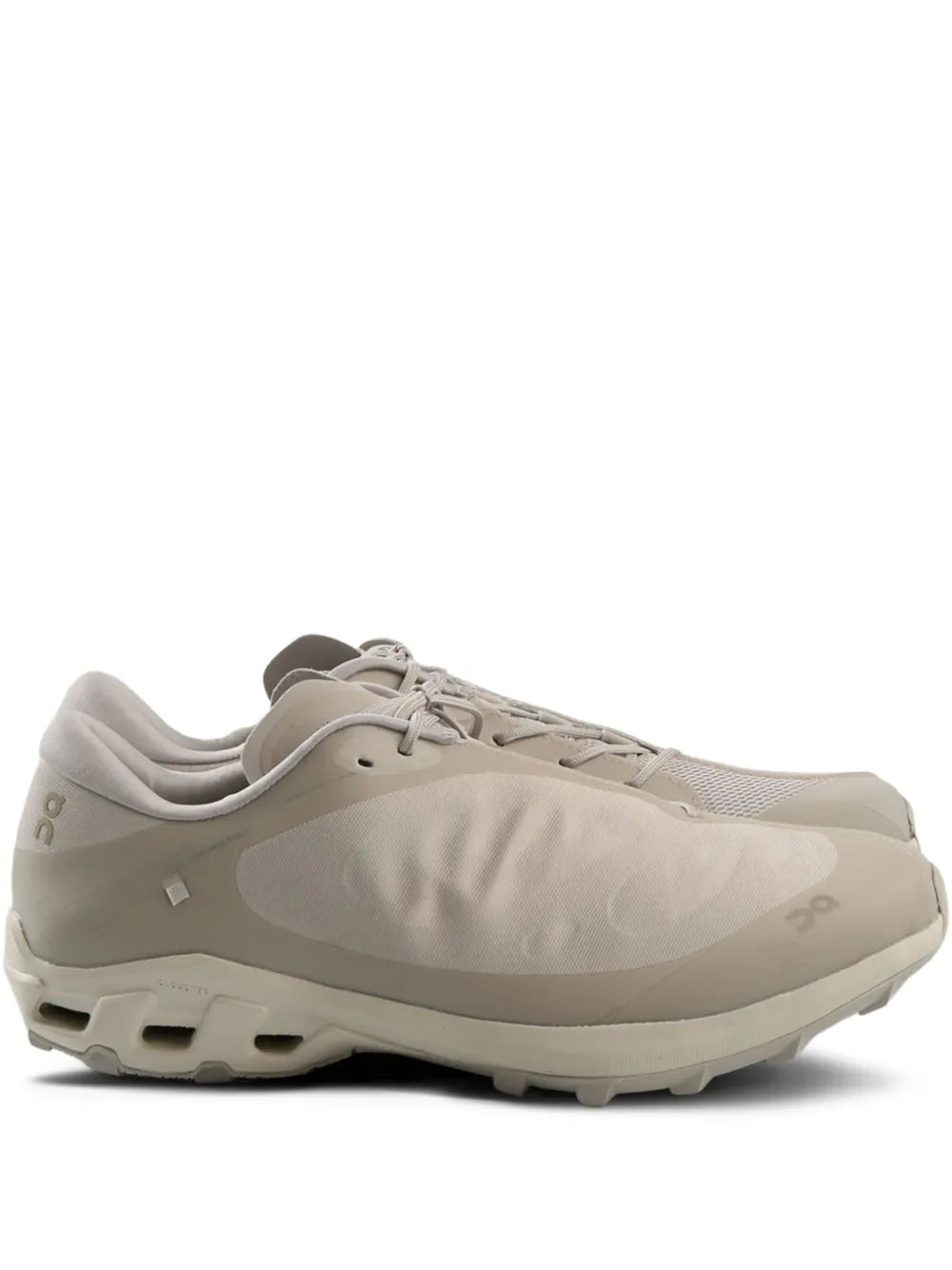 On Running Cloudventure Peak Sneakers