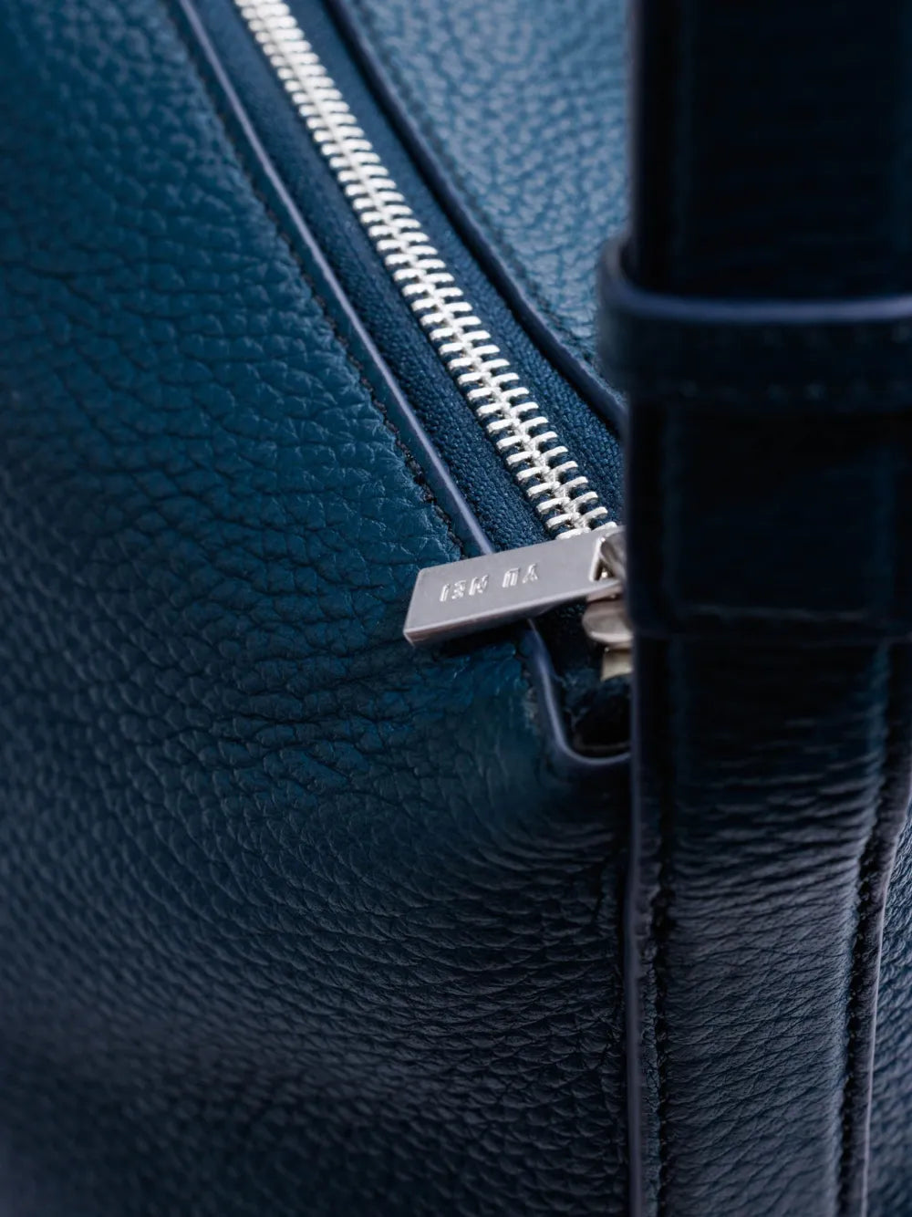 Yu MeiBraidy cross body bag