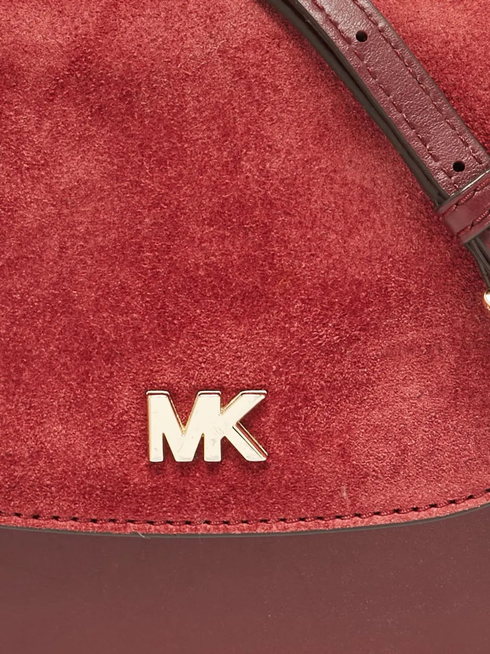 Pre-OwnedMichael Korspre-owned suede cross body bag