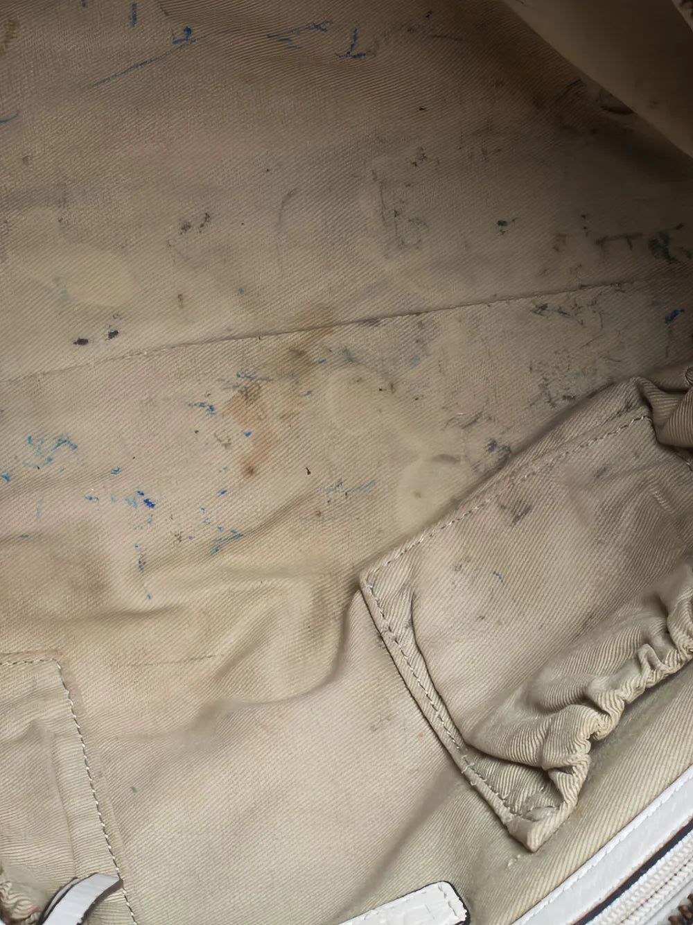 Pre-OwnedDKNY Vintage2023 monogram shoulder bag