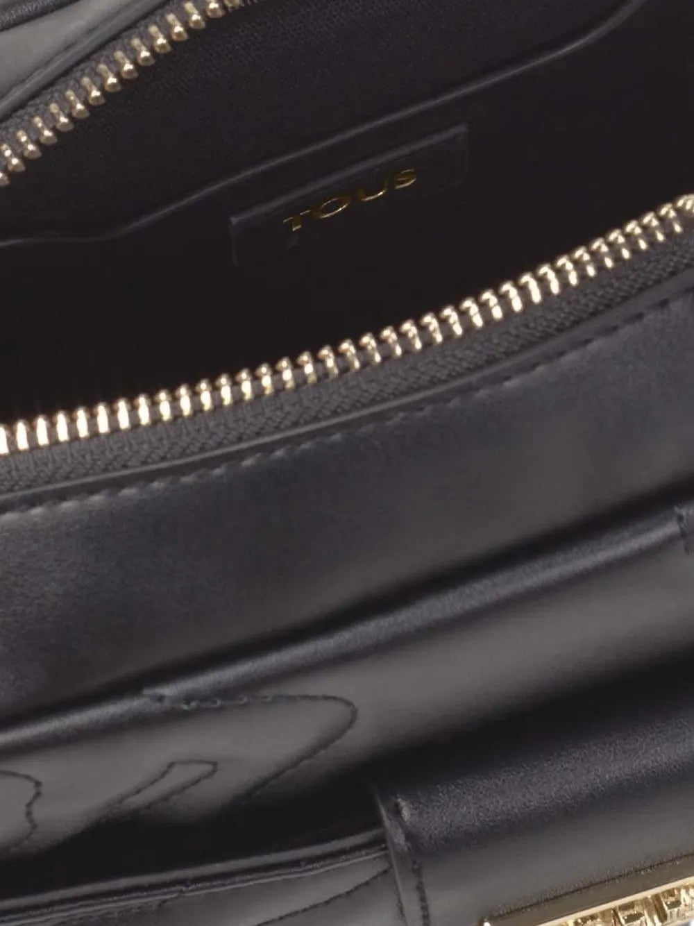 TOUSquilted chain-strap cross body bag