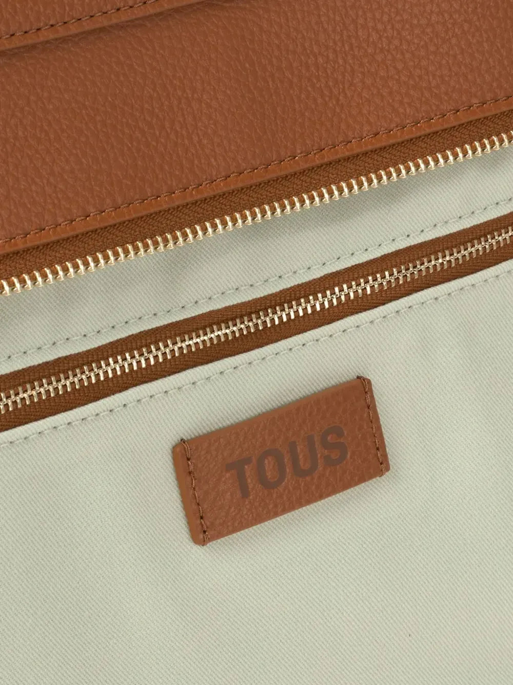TOUSbuckle-detail tote bag