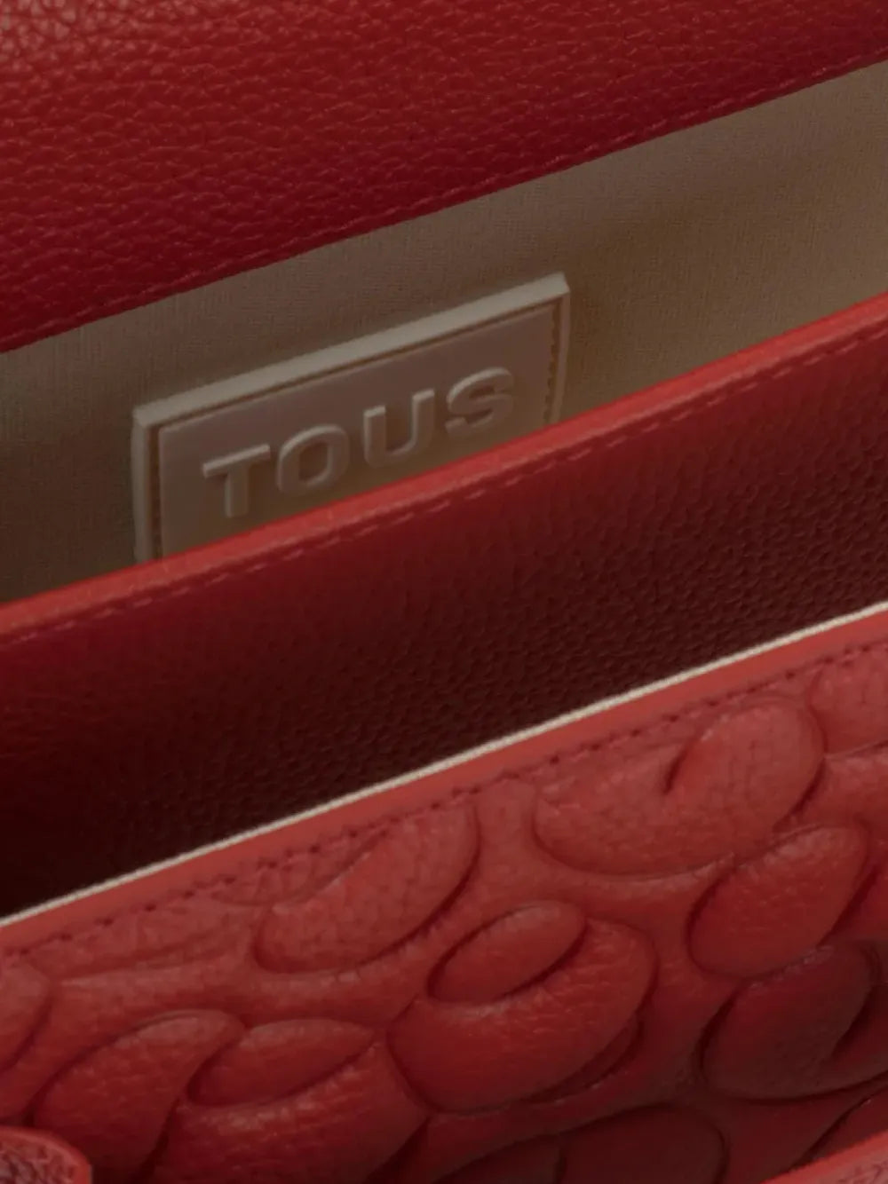 TOUSembossed chain-strap bag