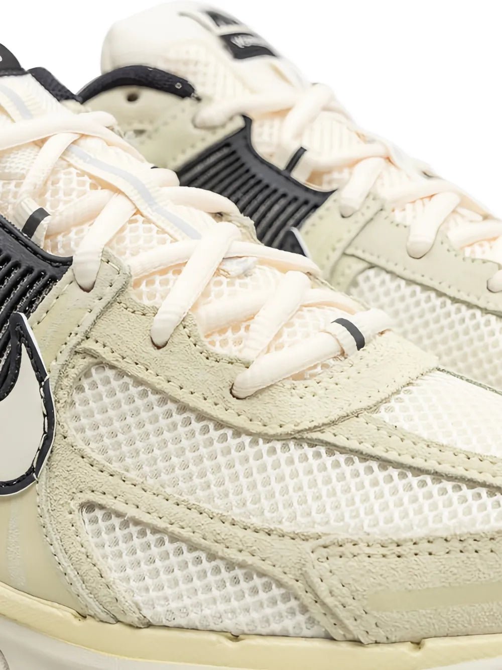 Nike Zoom Vomero 5 Trainers
