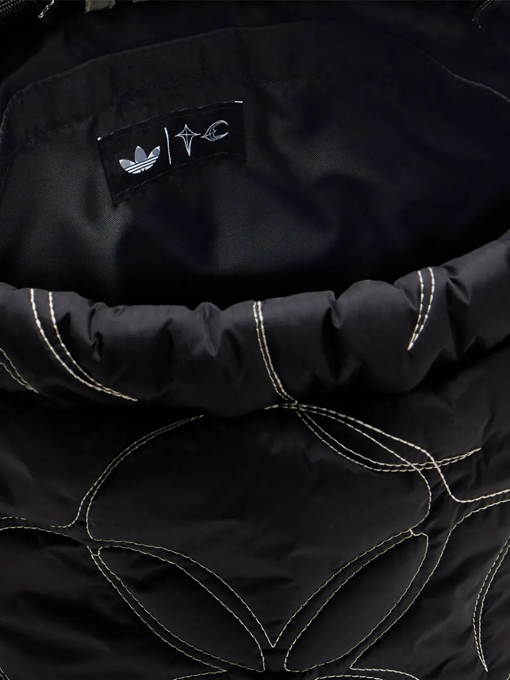 adidasquilted drawstring holdall