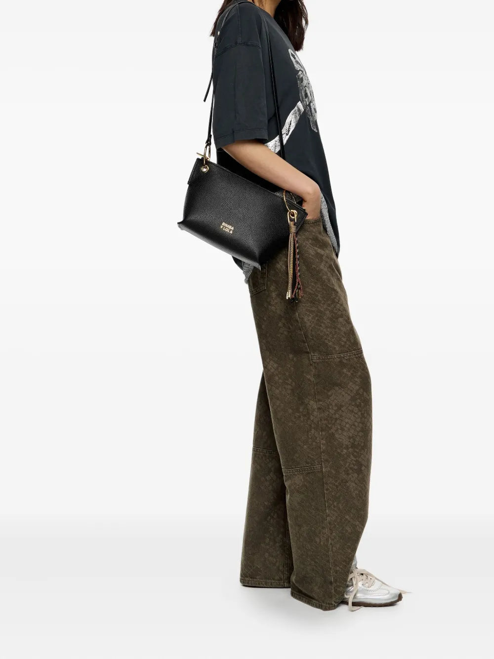 Bimba y Lolamedium trapezium leather crossbody bag