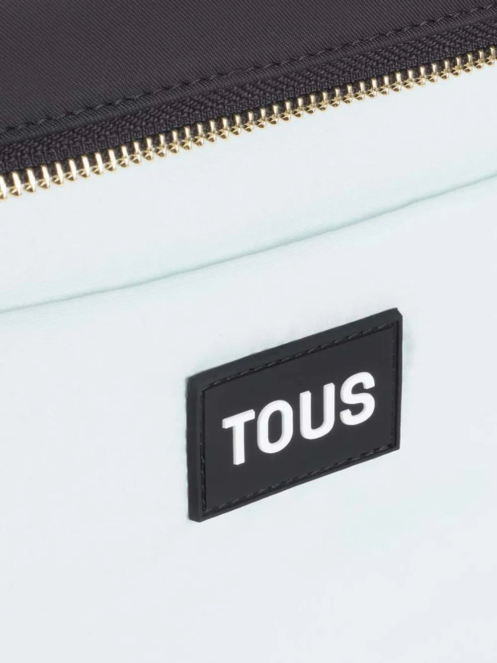 TOUSRoomy multi-pocket tote bag