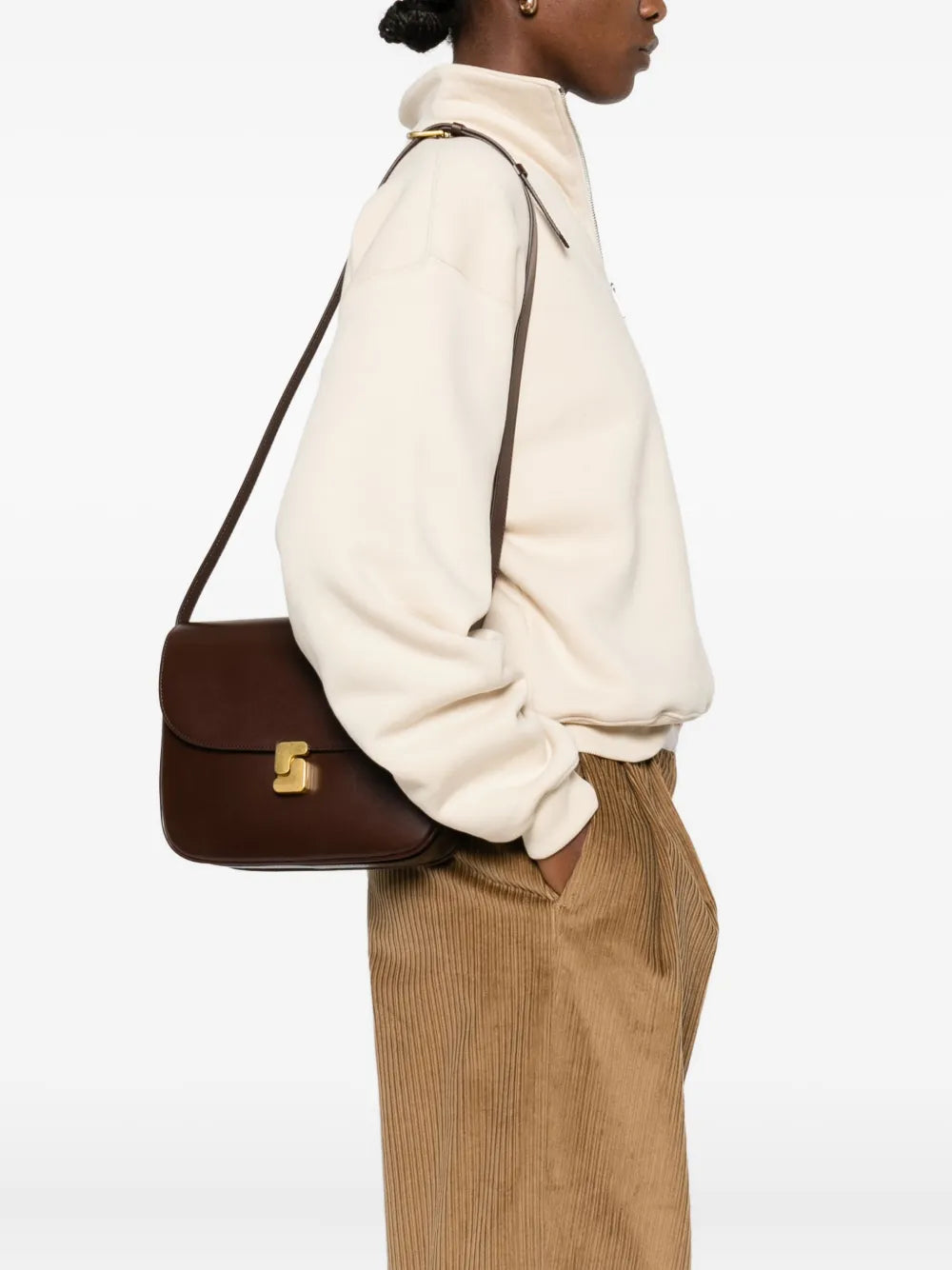 Soeurflap-closure cross body bag