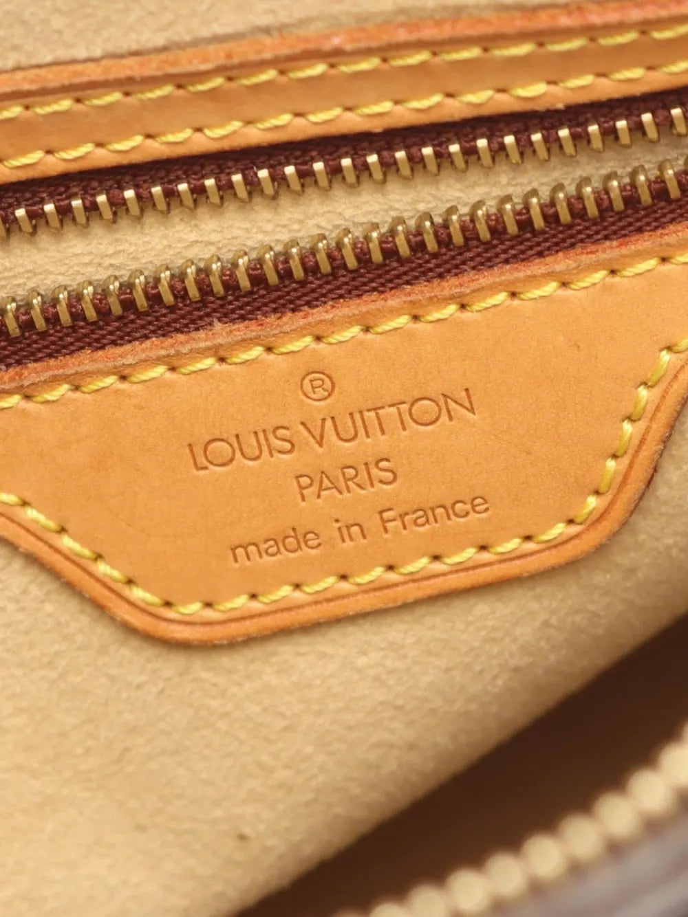 Pre-OwnedLouis Vuitton Pre-Owned2002 Looping MM shoulder bag