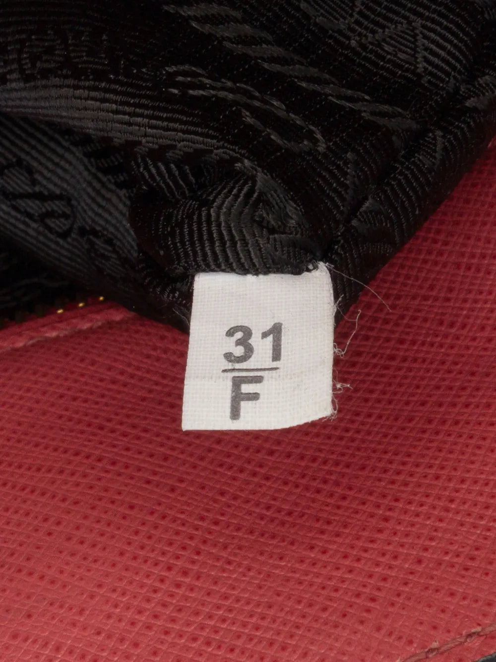 Pre-OwnedPrada Pre-Owned2010-2025 Saffiano Soft Triple Pocket Tote satchel
