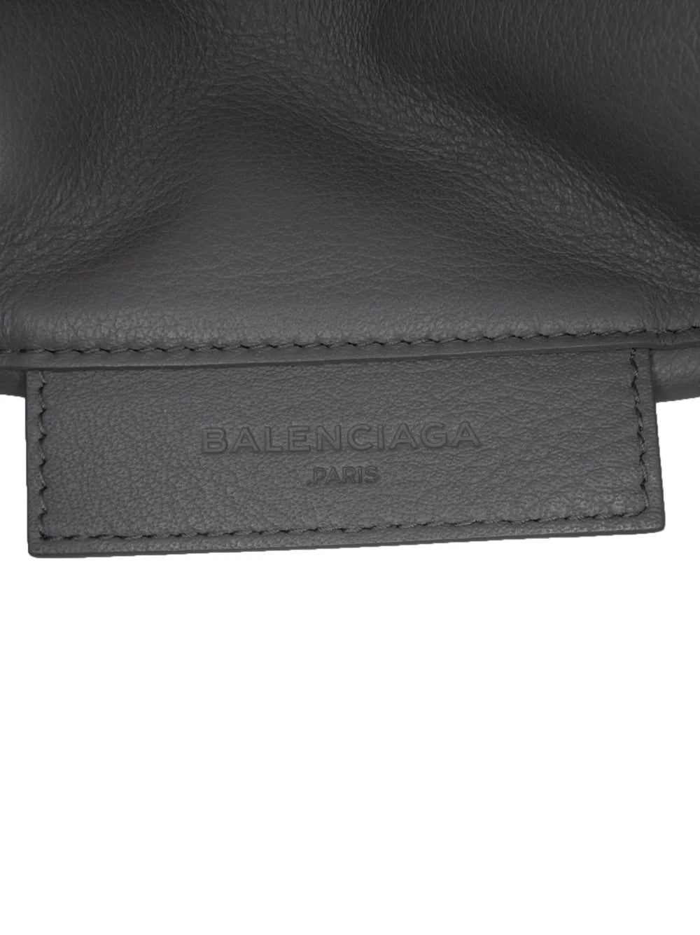 Pre-OwnedBalenciaga Pre-Owned2016 Leather Papier Sight Zip Around clutch bag