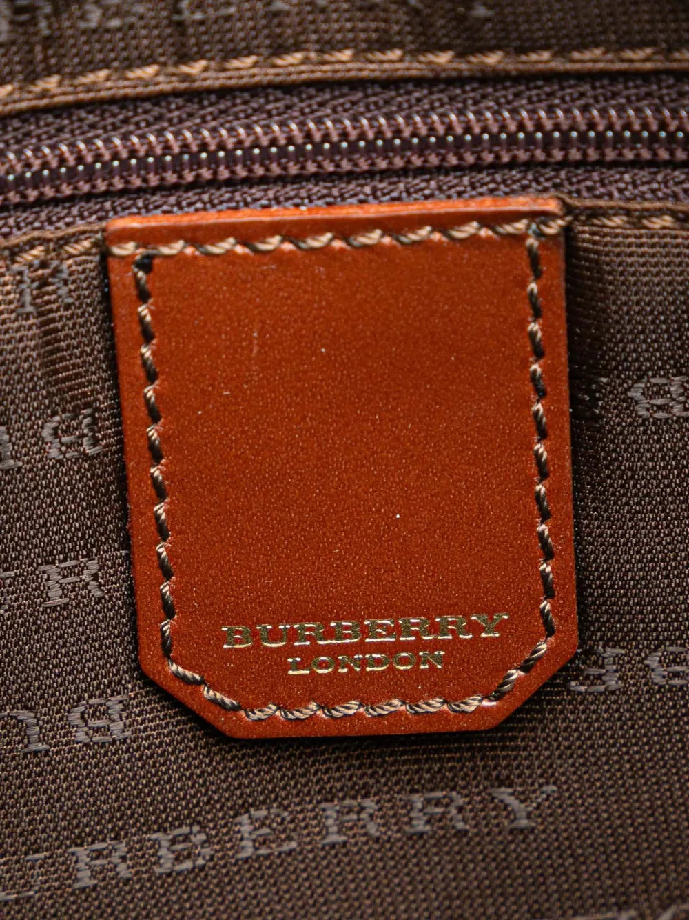 Pre-OwnedBurberry Pre-Owned2000-2017 Haymarket Check Coated Canvas clutch bag