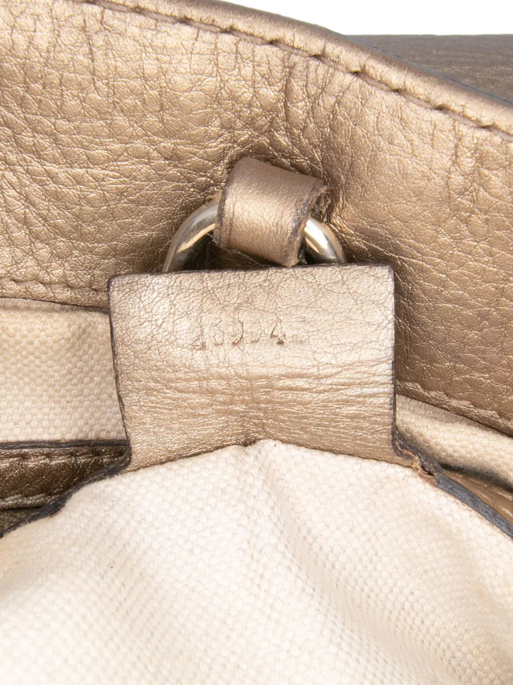 Pre-OwnedGucci Pre-Owned2016-2025 Metallic Grained Leather Bella tote bag