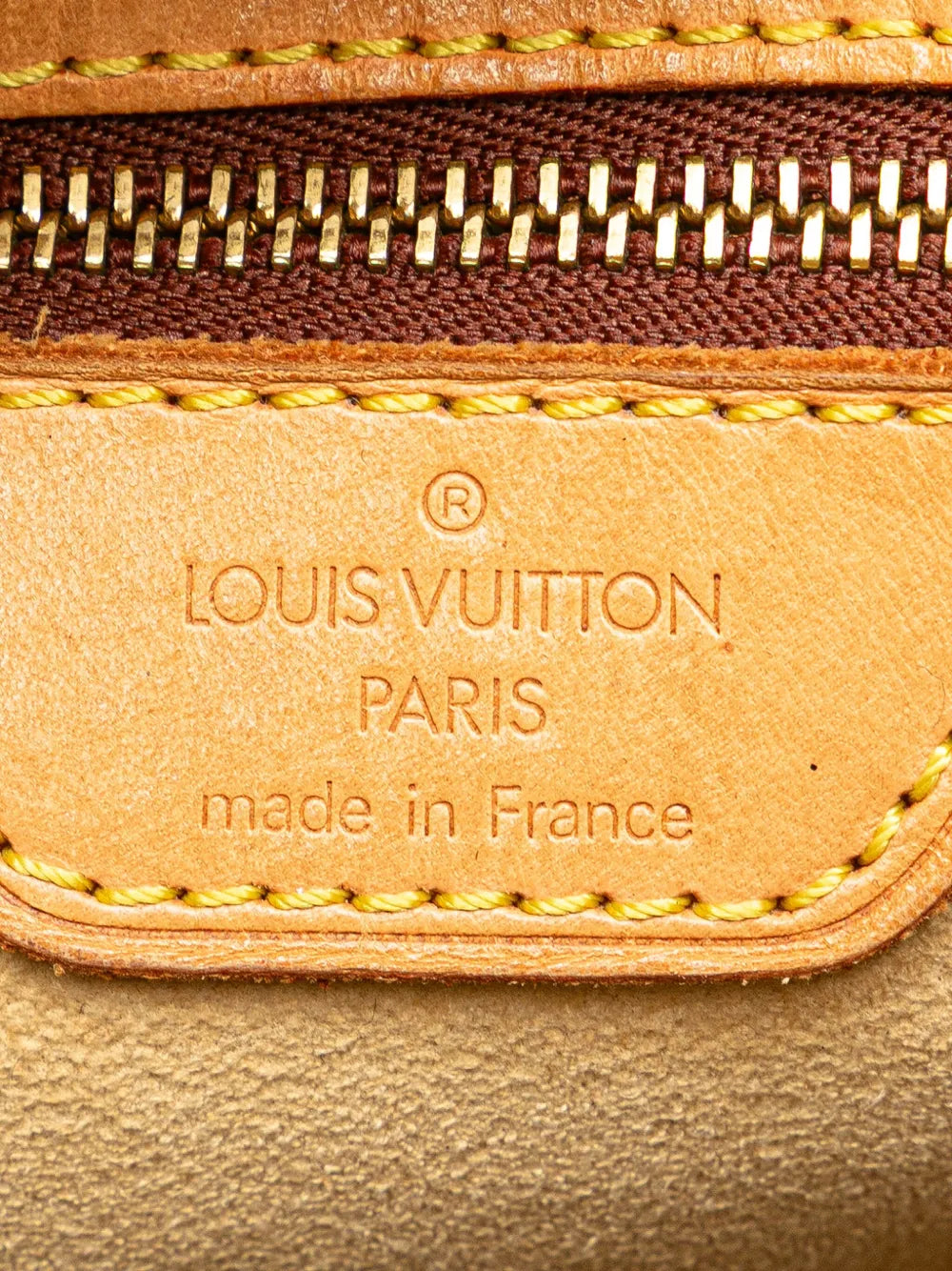 Pre-OwnedLouis Vuitton Pre-Owned2002 Monogram Looping MM shoulder bag