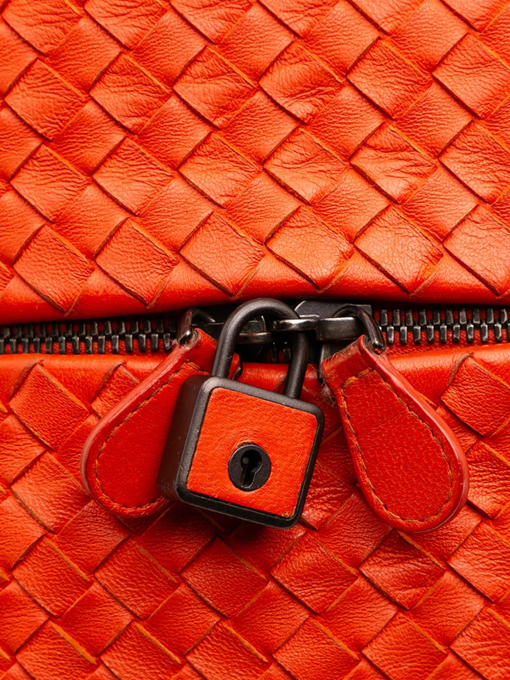 Pre-OwnedBottega Veneta Pre-Owned2012-2025 Nappa Intrecciato Cube crossbody bag