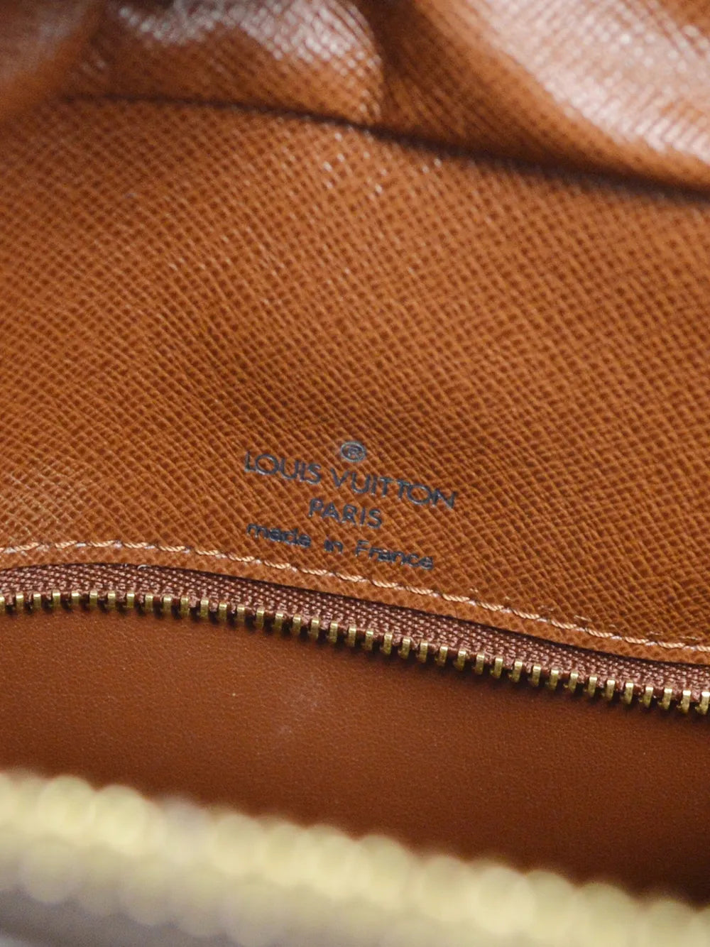 Pre-OwnedLouis Vuitton Pre-Owned2002 Boulogne 30 shoulder bag