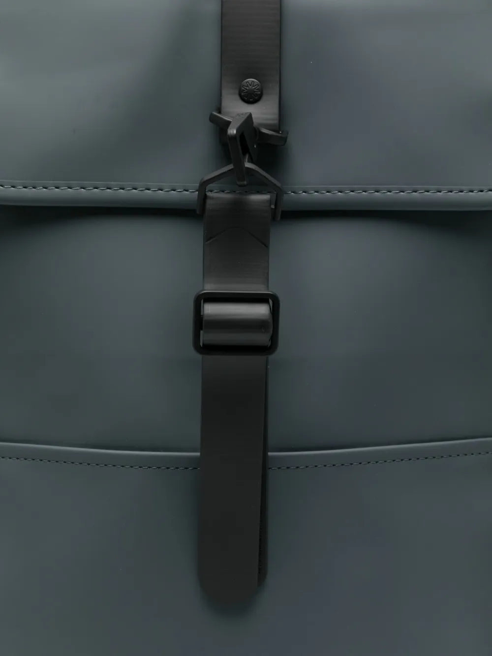 Rainsbuckle-strap backpack