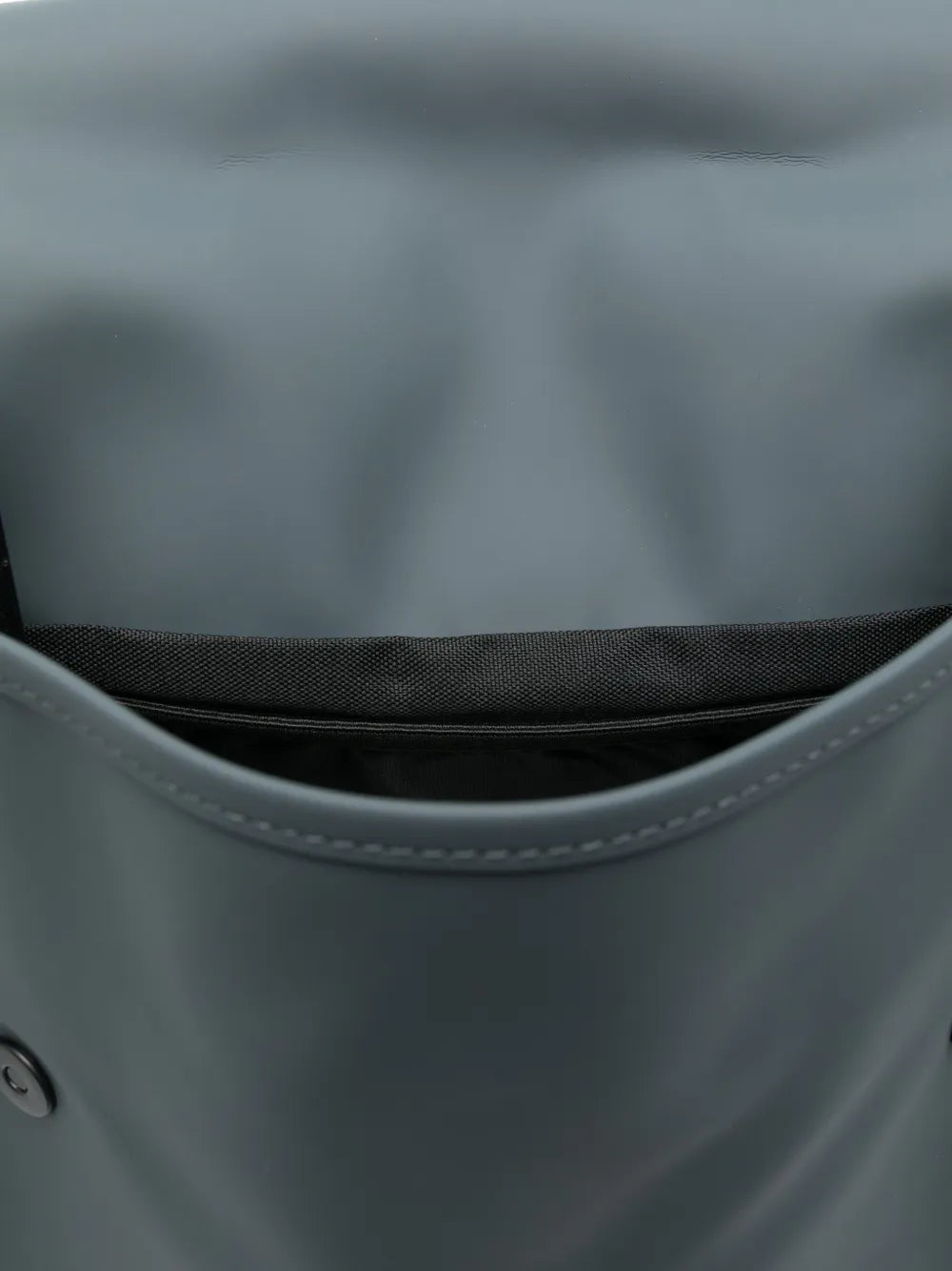 Rainsbuckle-strap backpack