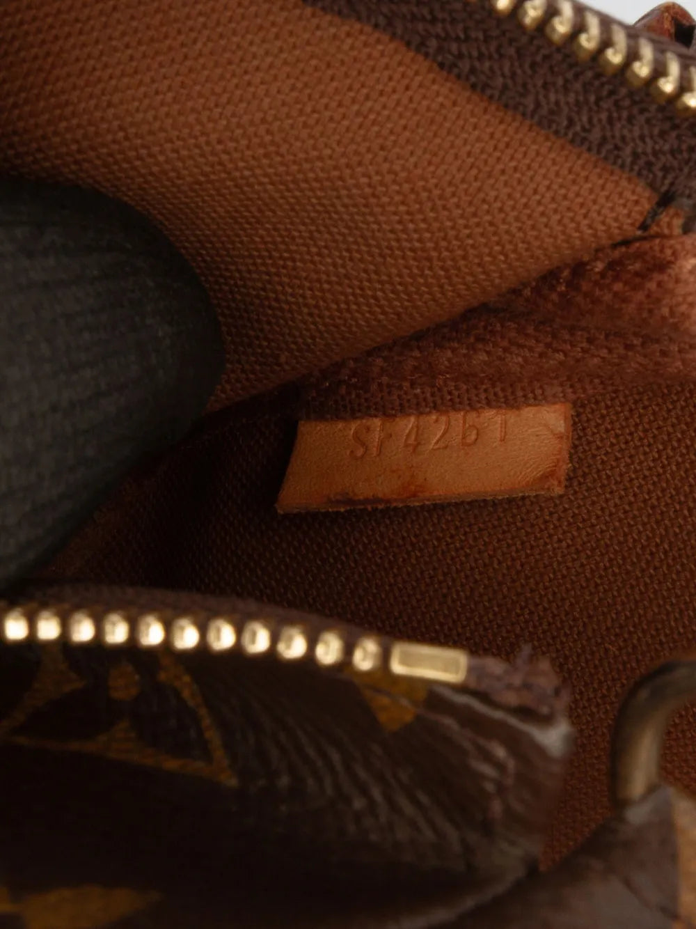 Pre-OwnedLouis Vuitton Pre-Owned2021 Monogram Mini Pochette Accessoires handbag