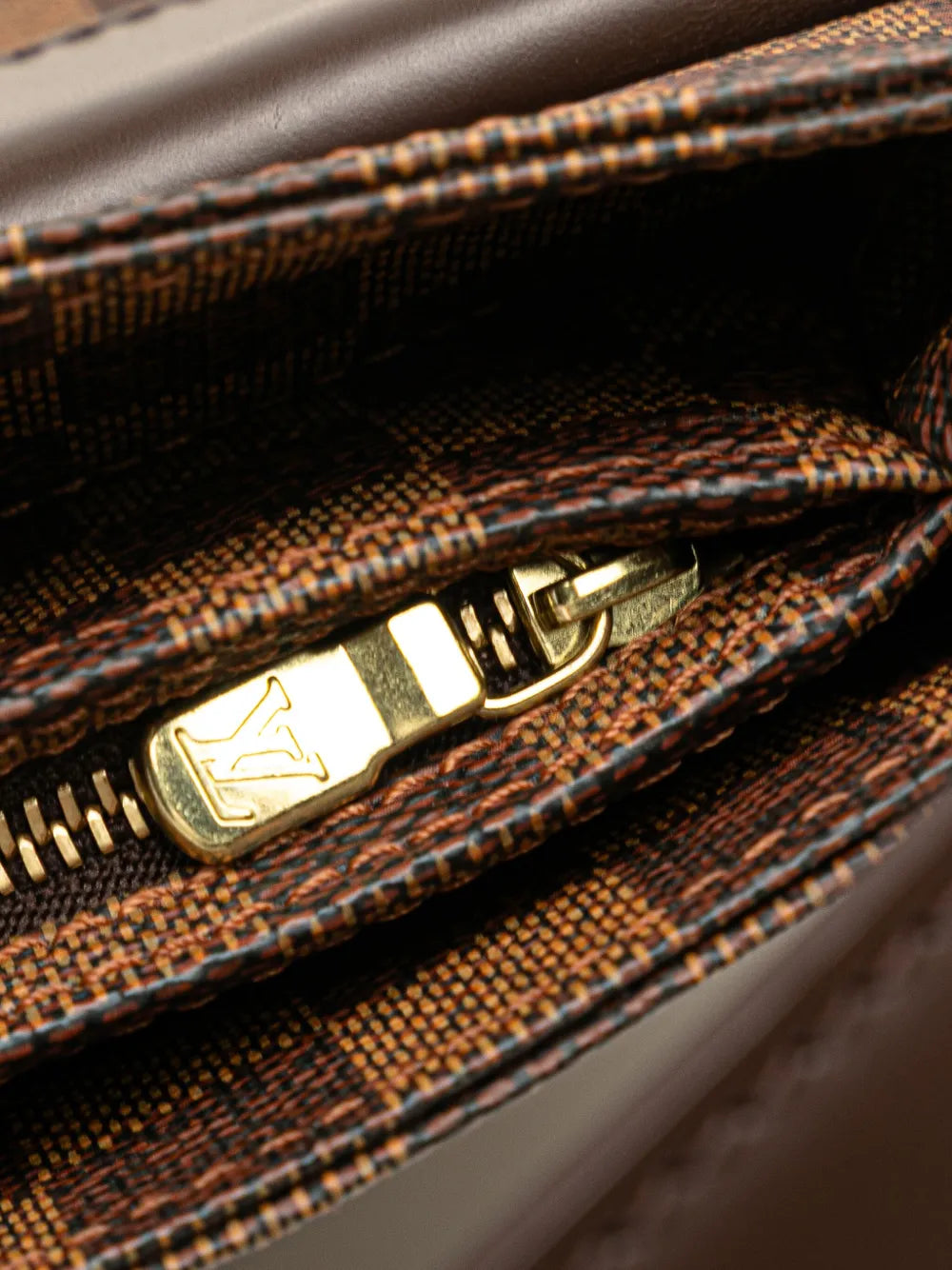 Pre-OwnedLouis Vuitton Pre-Owned2000-2010 Damier Ebene Aubagne shoulder bag