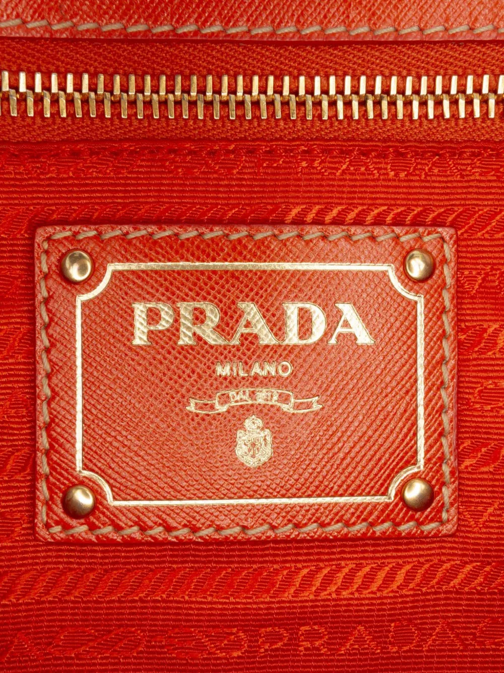 Pre-OwnedPrada Pre-Owned2021-2025 Saffiano Trimmed Tessuto Logo Oro satchel