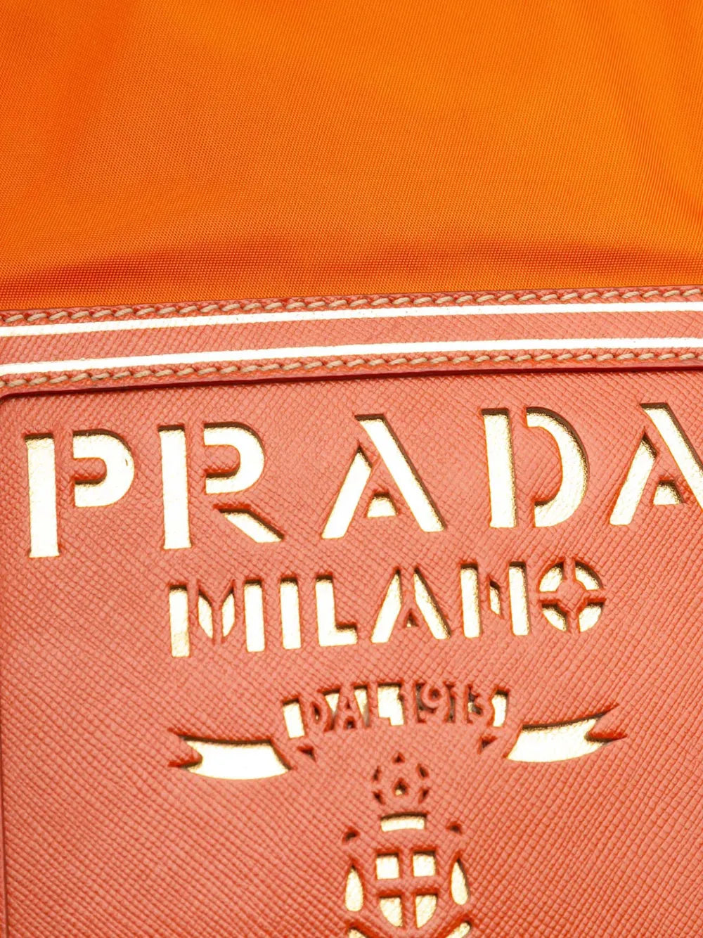 Pre-OwnedPrada Pre-Owned2021-2025 Saffiano Trimmed Tessuto Logo Oro satchel