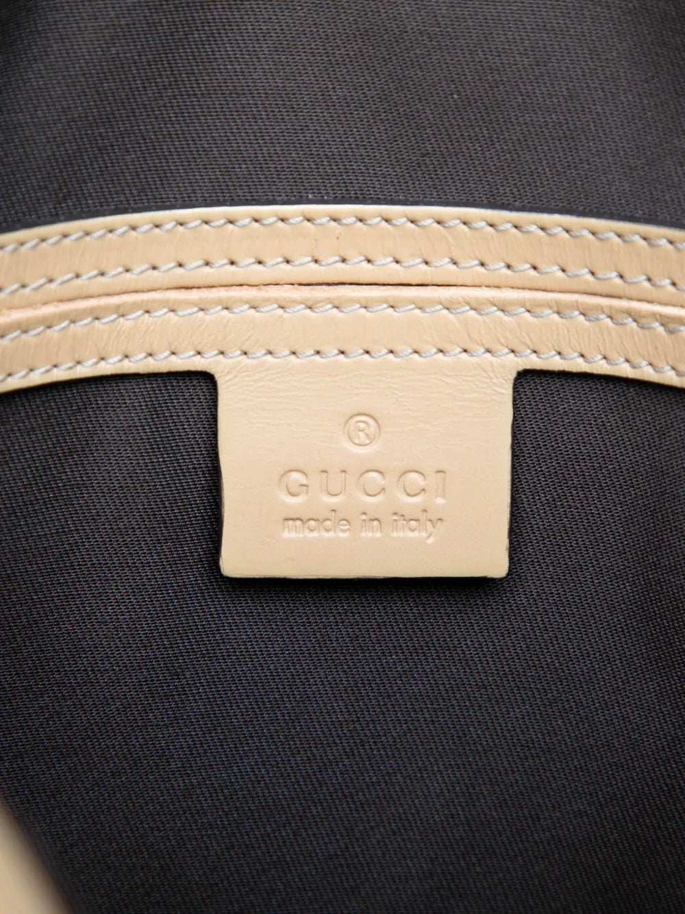 Pre-OwnedGucci Pre-Owned2000-2015 GG Supreme crossbody bag
