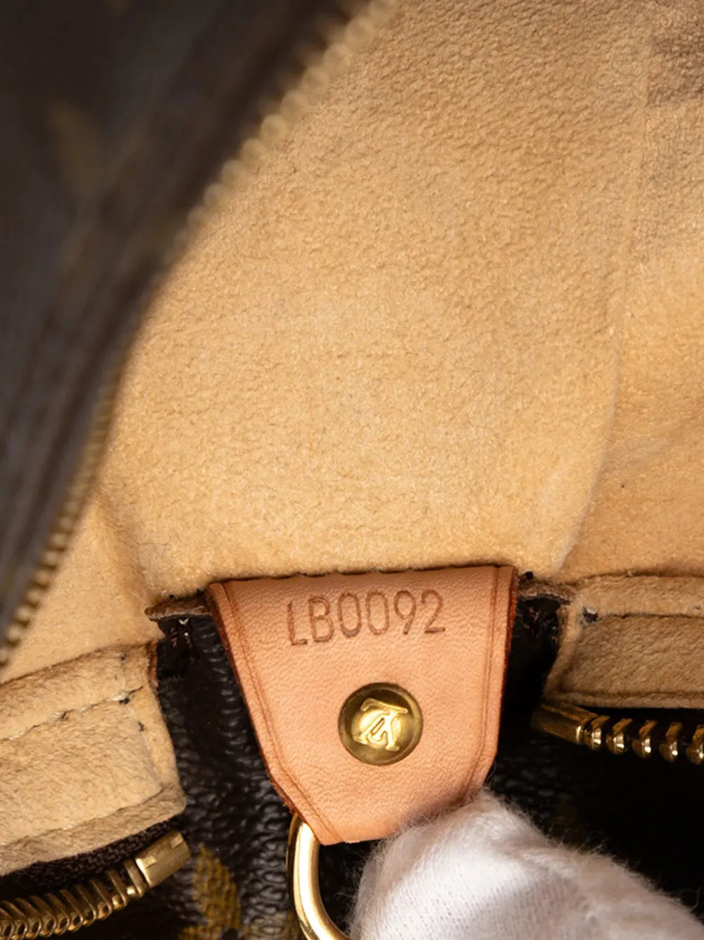 Pre-OwnedLouis Vuitton Pre-Owned2002 Monogram Looping GM shoulder bag