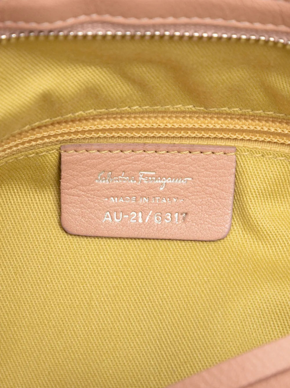 Pre-OwnedFerragamo Pre-Owned2017 Leather Gancini Marisa handbag